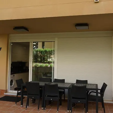 Lujo Duplex: Beachfront Garden Retreat With Pool *
