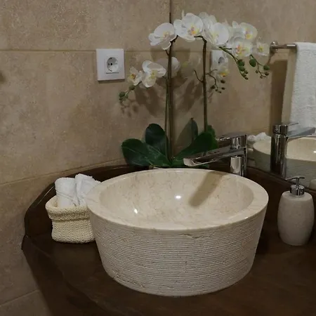 Apartment Lujo Duplex: Beachfront Garden Retreat With Pool Los Canos De Meca