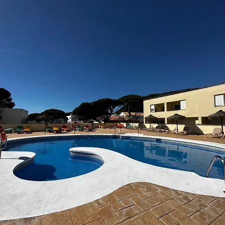 Lujo Duplex: Beachfront Garden Retreat With Pool *